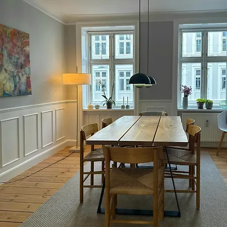 Newly Renovated Period Flat In Vesterbro Apartment *